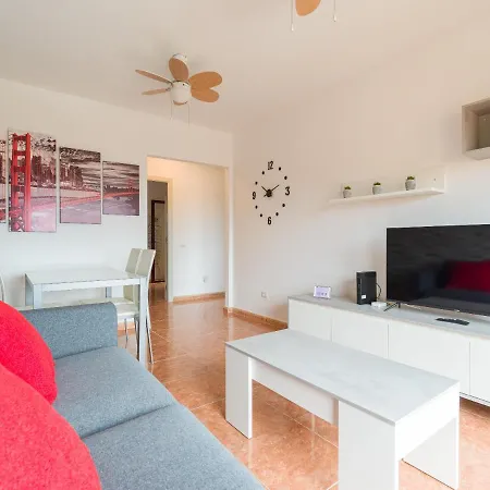 Apartamento Ava Con Terraza Y Piscina Lägenhet