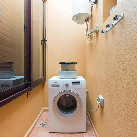 Apartamento Ava Con Terraza Y Piscina Lägenhet *